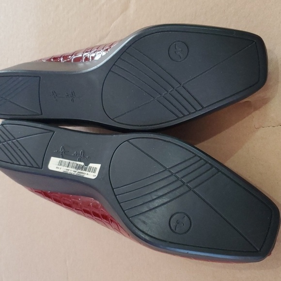 Hush Puppies Maroon NWT  Patent leather Croc pattern loafers 10M - Picture 4 of 9